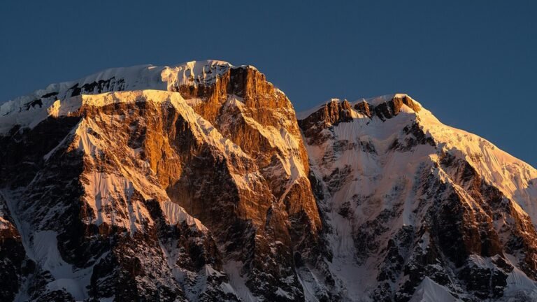 Lamjung in solitaria: montagne, palazzi e Nepal centrale