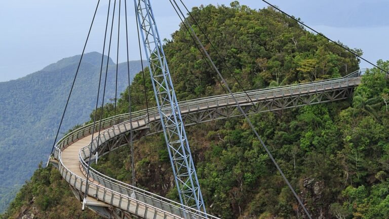 Langkawi in solitaria: sky bridge, isole e foresta della Malaysia