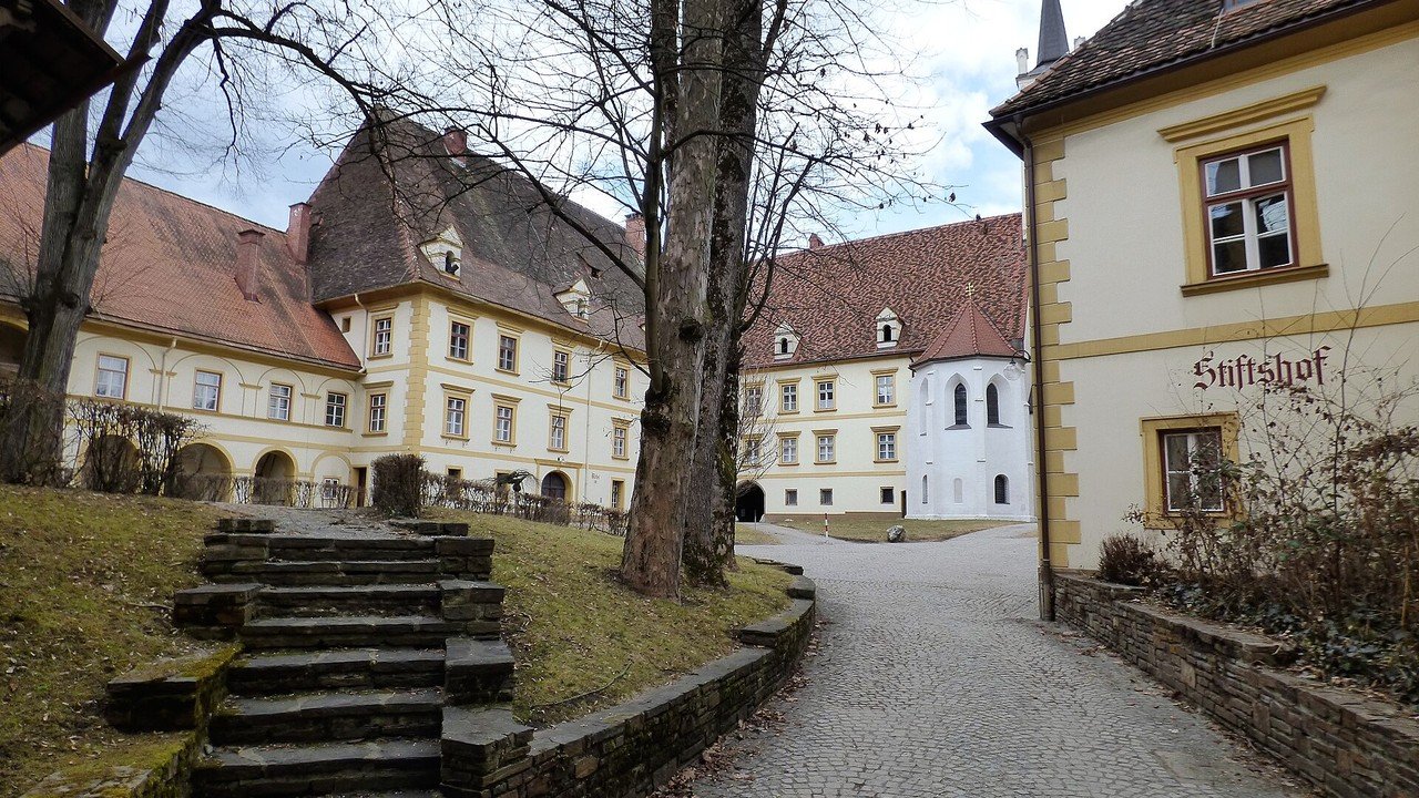 Cortile dell’abbazia di Göss a Leoben