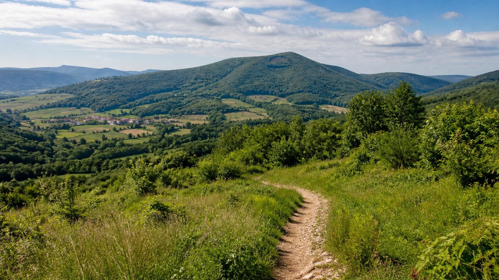 Sentiero ai piedi del monte Ivanščica vicino a Lepoglava