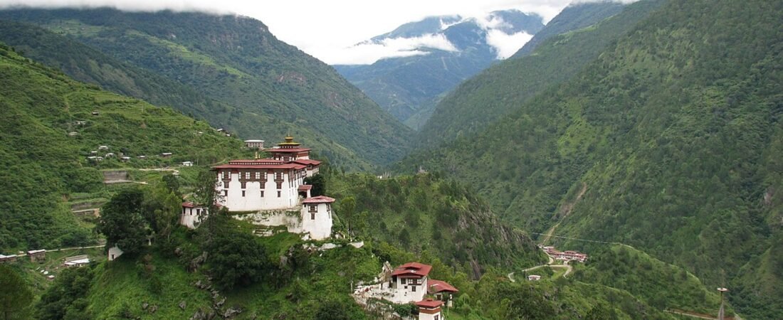 Lhuentse in solitaria: dzong, villaggi e tradizioni del Bhutan