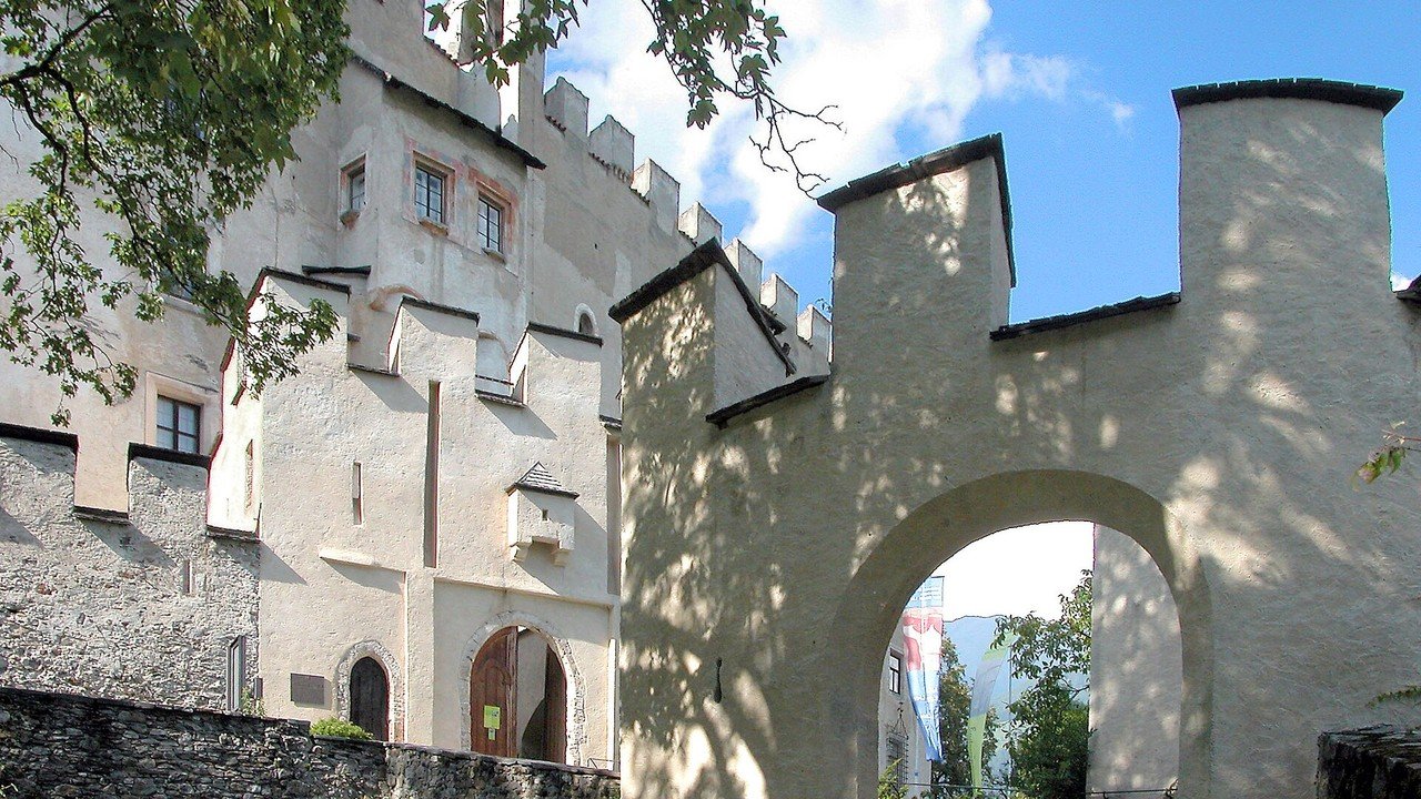 Schloss Bruck sopra Lienz