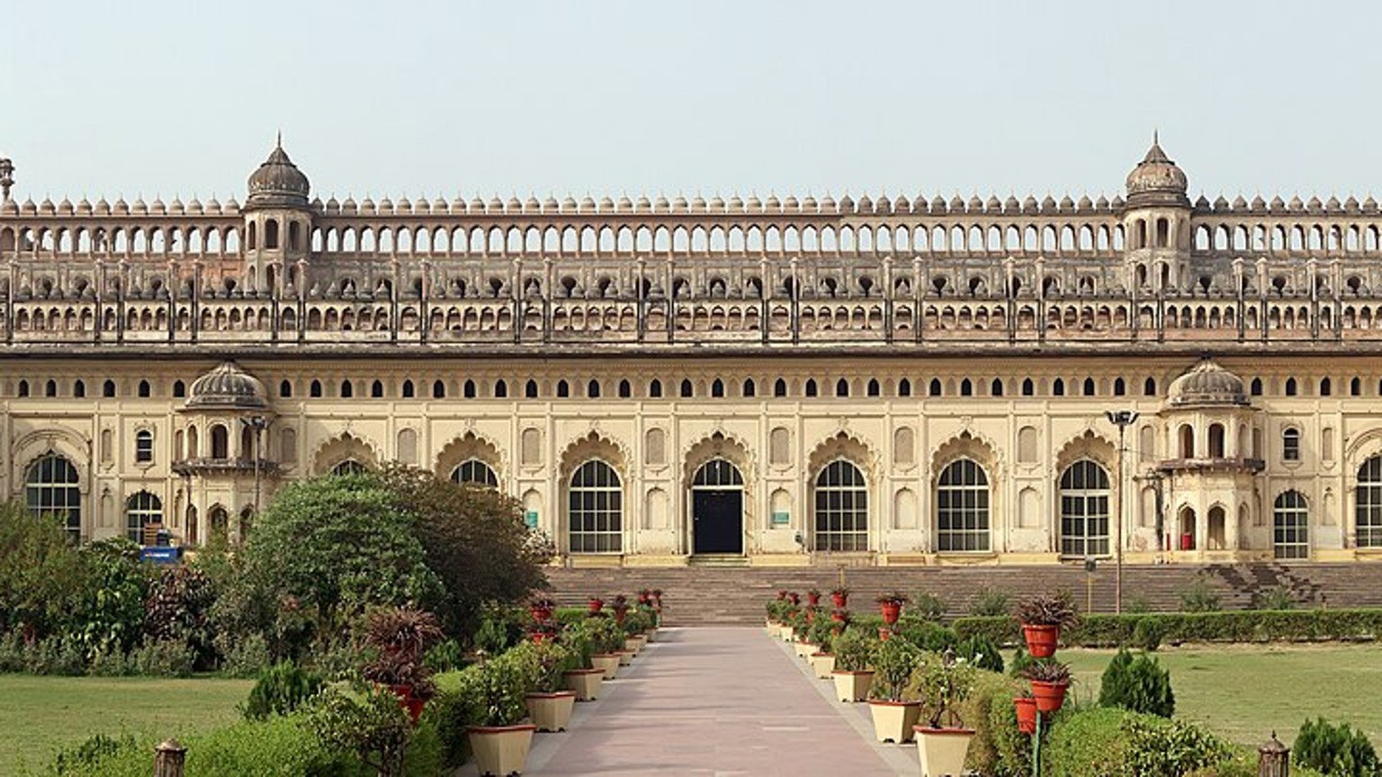 Lucknow in solitaria: imambara, mercati e cultura dellu2019India