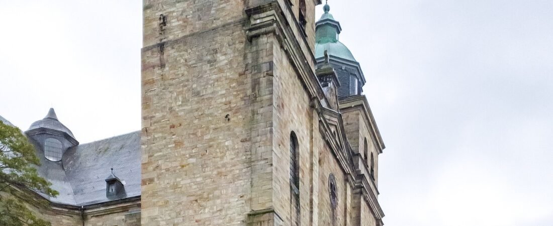Malmedy in solitaria: cattedrale, Fagnes e cultura vallone