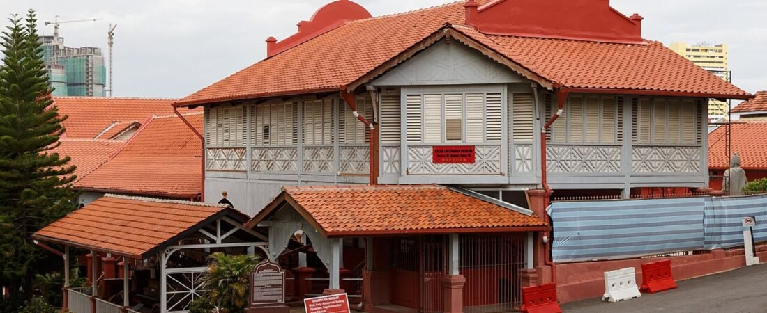 Melaka in solitaria: storia, botteghe e architettura della Malaysia