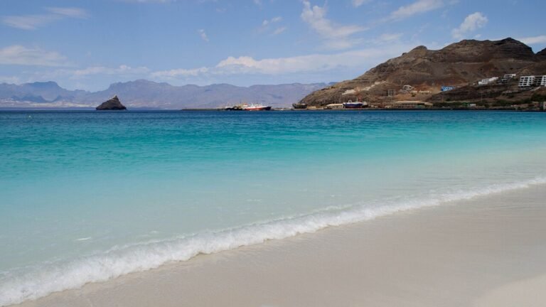Mindelo in solitaria: musica, spiagge e cultura di Su00e3o Vicente