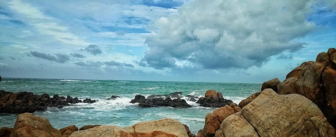 Mirissa in solitaria: spiagge, porto e onde dello Sri Lanka
