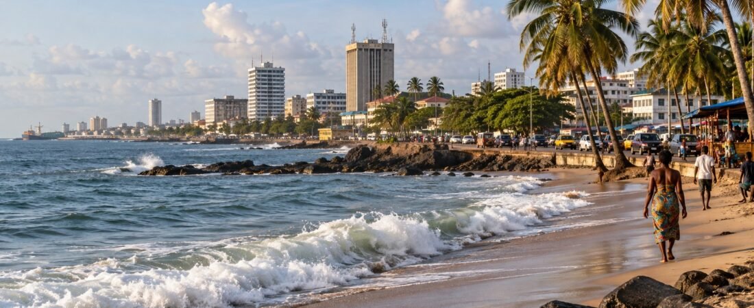 Monrovia in solitaria: oceano, storia e vita urbana della Liberia
