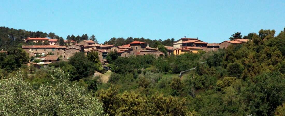 Monticiano in solitaria: guida tra C e territorio