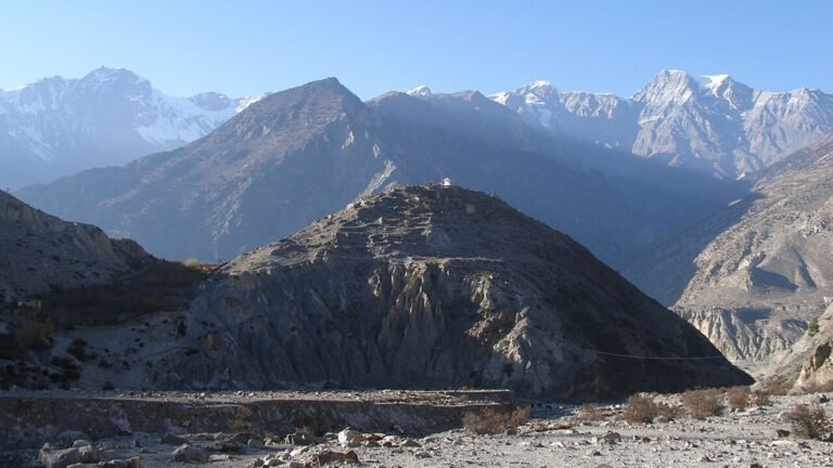 Mustang in solitaria: valli, villaggi e paesaggi himalayani del Nepal