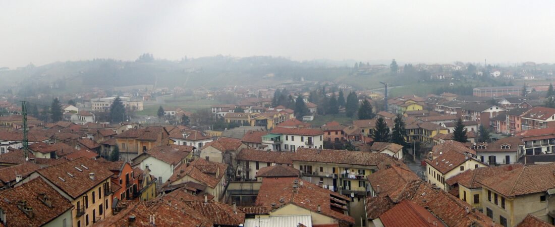 Nizza Monferrato in solitaria: guida tra Torre del Campanone e territorio