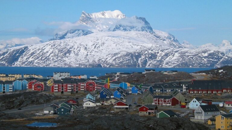 Nuuk in solitaria: guida pratica alla capitale della Groenlandia