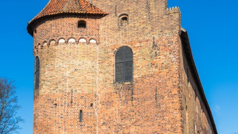 Nyborg in solitaria: castello, porto e Grande Belt