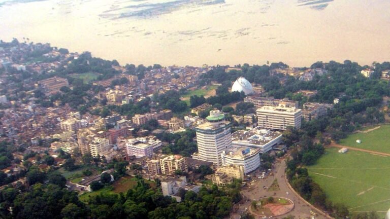 Patna in solitaria: musei, fiume e vita urbana del Bihar
