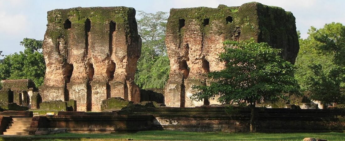 Polonnaruwa in solitaria: rovine, statue e storia dello Sri Lanka