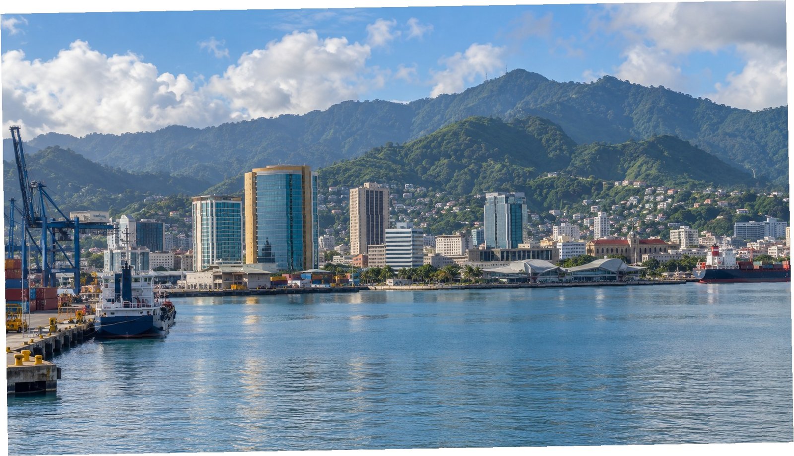 Port of Spain e le montagne Northern Range