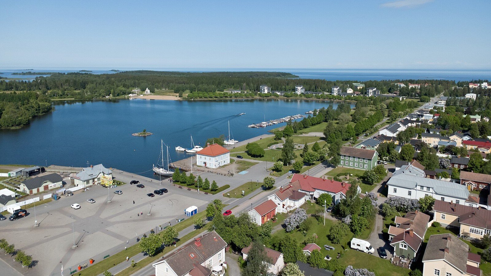 Raahe in solitaria: guida lenta tra legno, mare e memoria marittima
