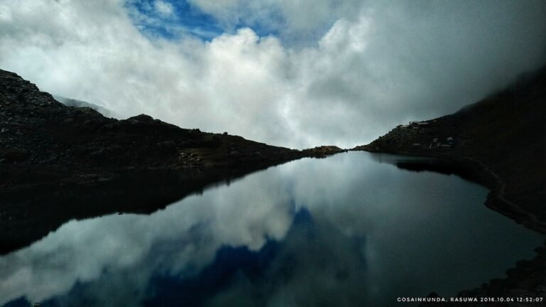Rasuwa in solitaria: laghi, montagne e sentieri del Nepal