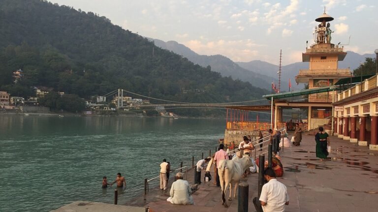 Rishikesh in solitaria: Gange, yoga e montagne dellu2019India