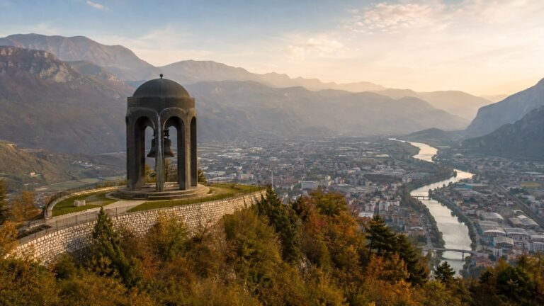 Rovereto in solitaria: arte, pace e montagne tra Vallagarina e Monte Baldo