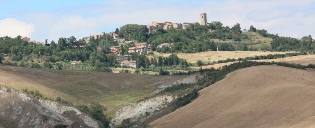 San Casciano dei Bagni in solitaria: guida tra V e territorio