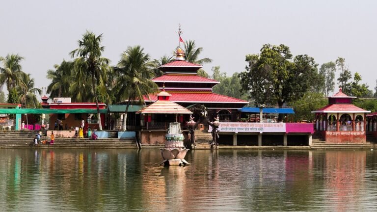 Saptari in solitaria: templi, pianure e Nepal meridionale