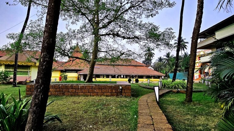 Sawantwadi in solitaria: palazzo, lago e artigianato