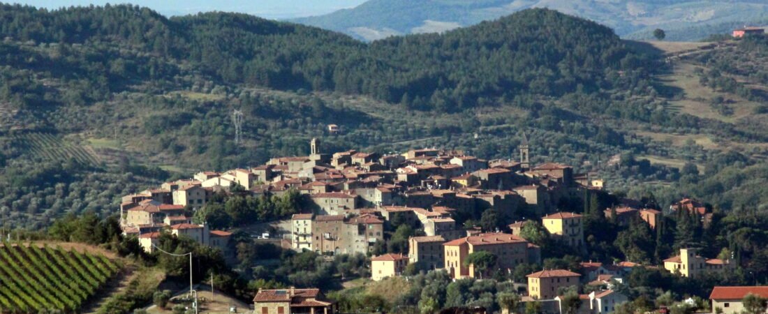Seggiano in solitaria: guida tra M e territorio