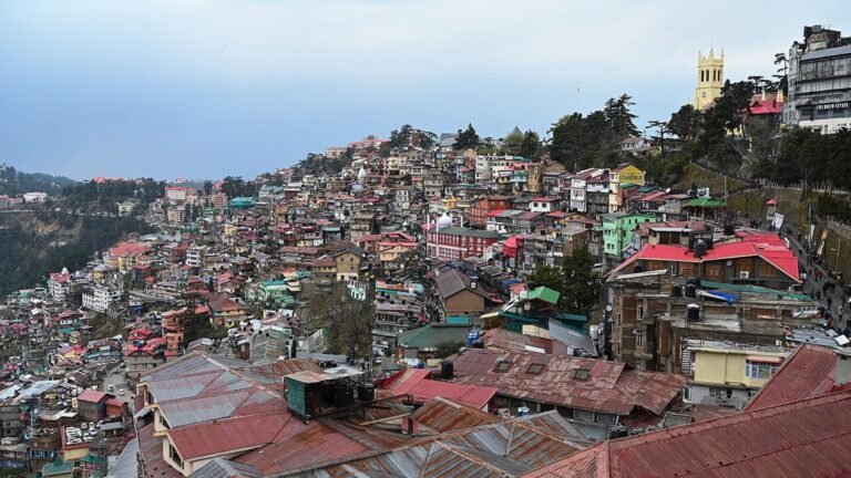 Shimla in solitaria: colline, architettura e aria fresca dellu2019Himachal Pradesh