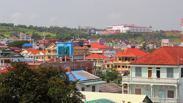 Sihanoukville in solitaria: costa, porto e isole della Cambogia