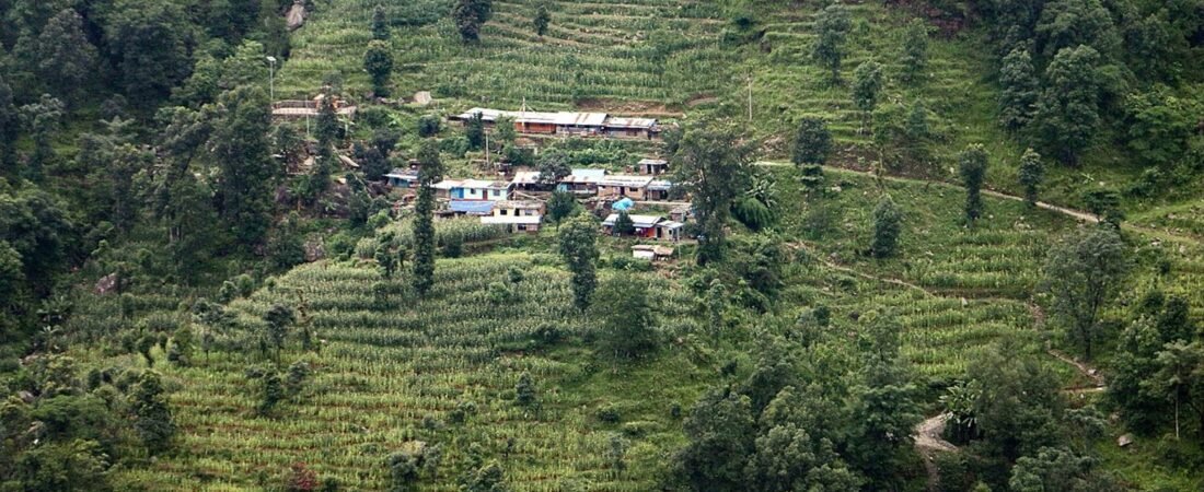 Sindhupalchok in solitaria: montagne, tu00e8 e Nepal centrale