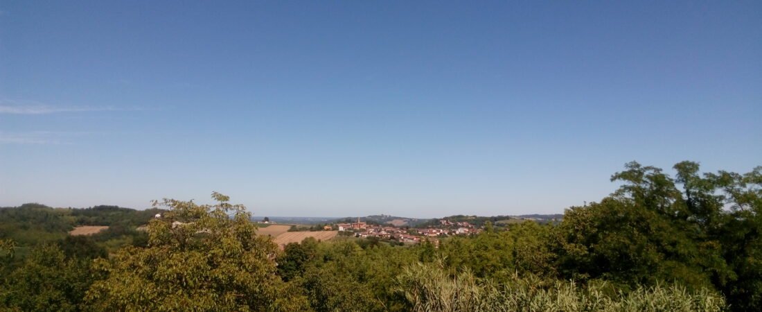 Solonghello in solitaria: guida tra Castello di Solonghello e territorio