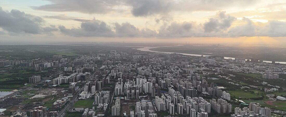 Surat in solitaria: ponti, skyline e Gujarat urbano