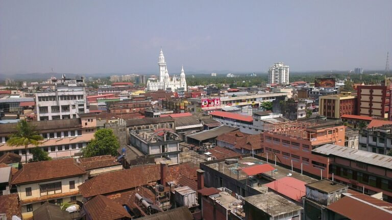 Thrissur in solitaria: templi, cultura e Kerala urbano