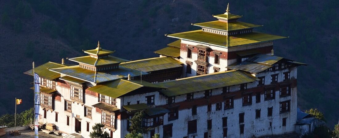 Trashigang in solitaria: dzong, festival e montagne del Bhutan