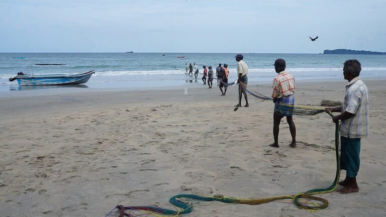 Trincomalee in solitaria: pescatori, sorgenti e costa orientale dello Sri Lanka