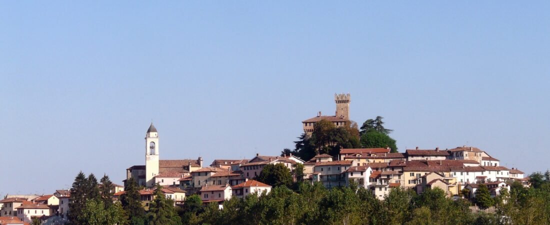 Trisobbio in solitaria: guida tra Castello di Trisobbio e territorio