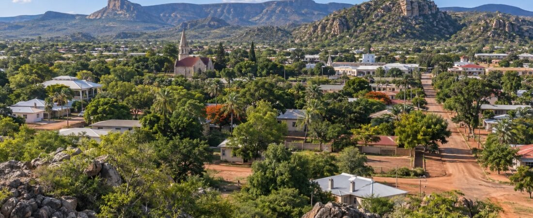 Tsumeb in solitaria: miniere, natura e altopiani verdi della Namibia