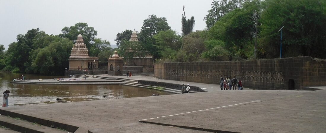 Wai in solitaria: ghats, fiumi e storia del Maharashtra
