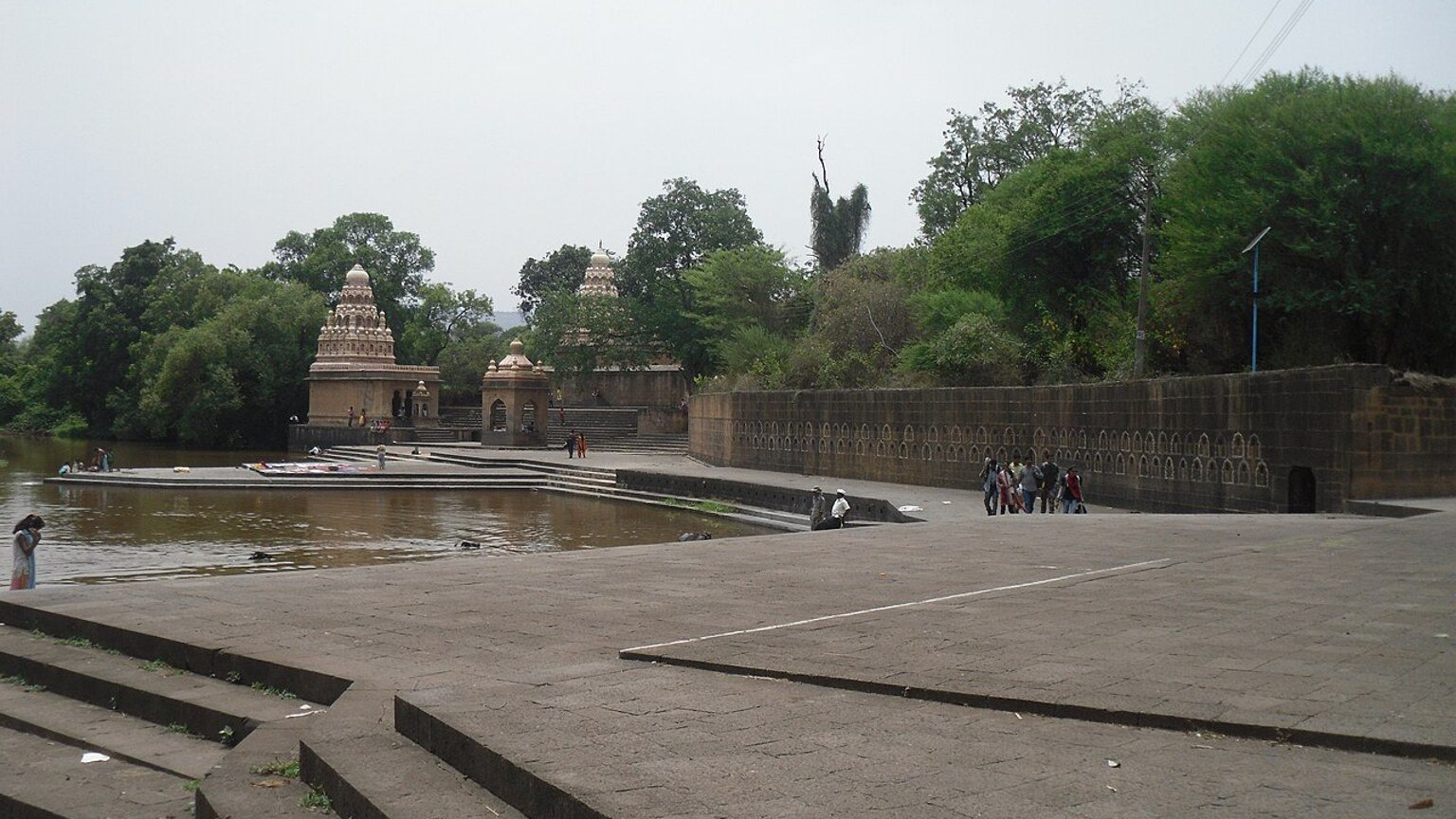 Wai in solitaria: ghats, fiumi e storia del Maharashtra