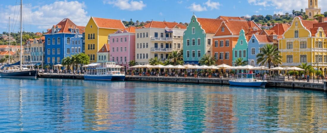 Willemstad in solitaria: quartieri colorati, mare e storia di Curaçao