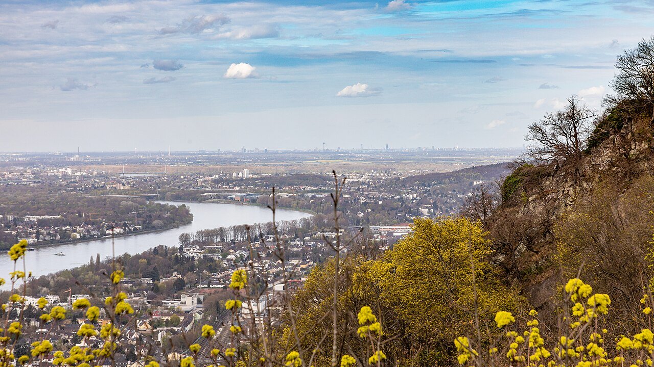 File:Königswinter, Drachenfels, Blick auf Bonn -- 2024 -- 3931.jpg