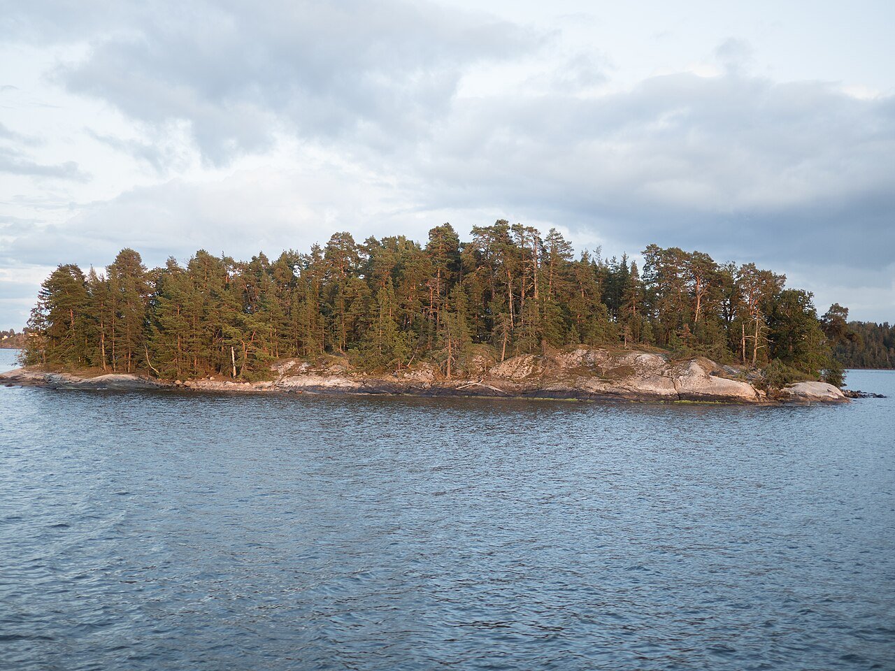 File:Lilla Höggarn (41932).jpg