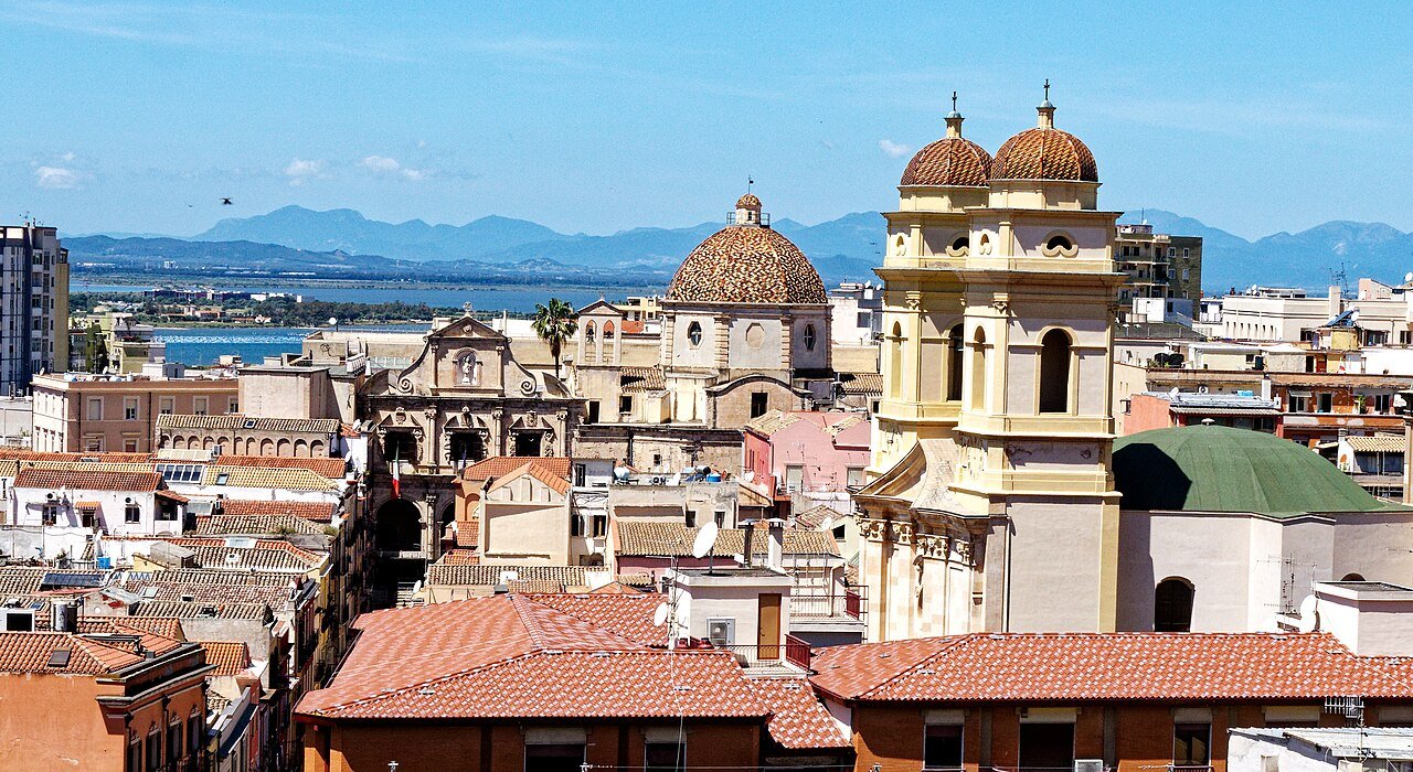 File:+Blick auf die Hauptsadt Sardiniens, Cagliari. 06.jpg